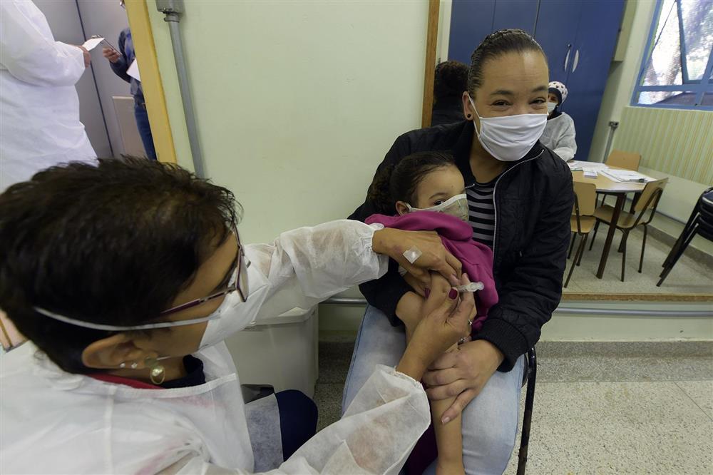 Vacina da gripe é liberada para toda a população enquanto durar o estoque