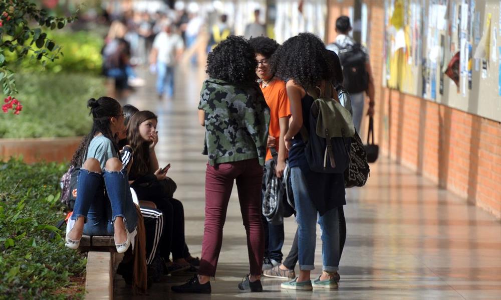 MEC anuncia repasse de R$ 200 milhões para universidades e institutos