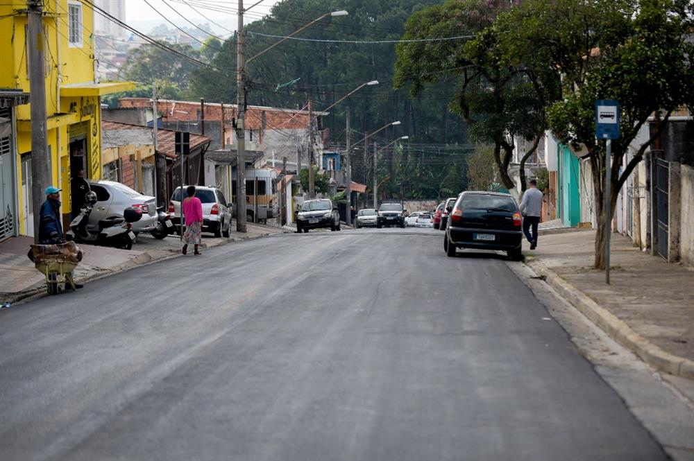 Prefeitura leva recapeamento para mais duas vias de Guarulhos