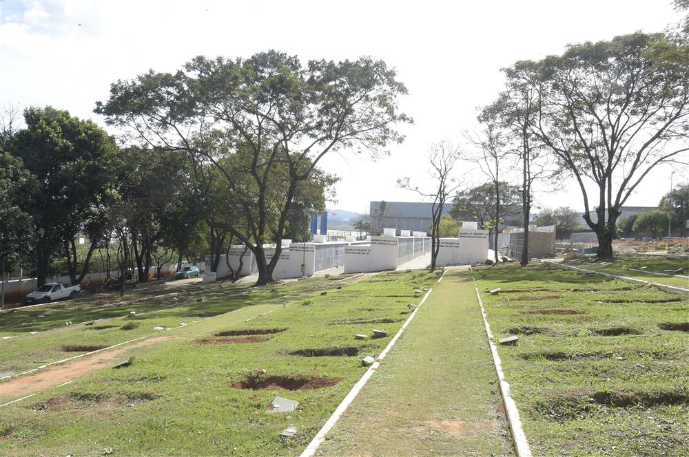 Cemitérios municipais estarão abertos no Dia de Finados, com protocolos da Covid-19