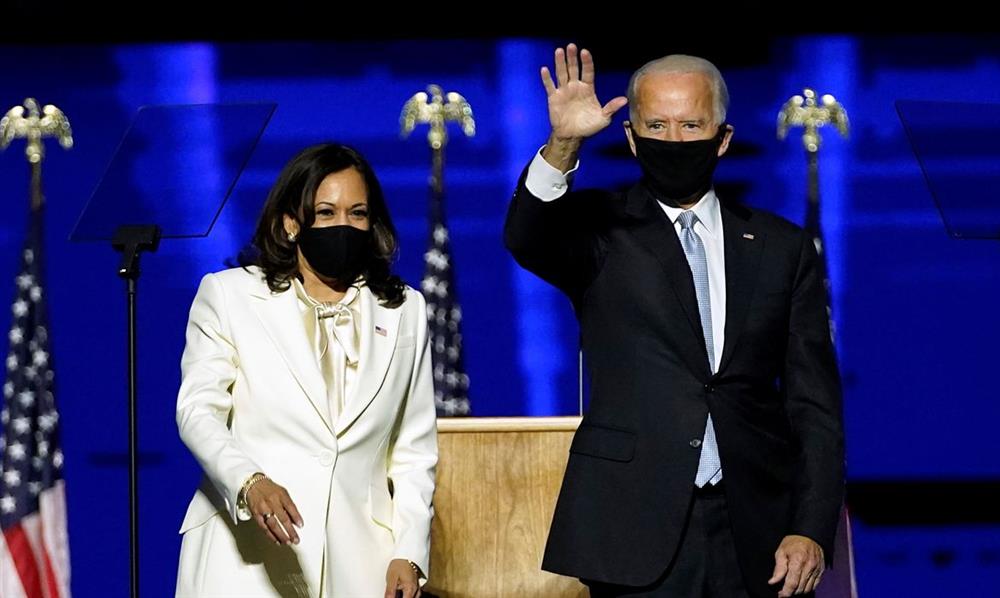 Joe Biden toma posse como presidente dos EUA em evento virtual