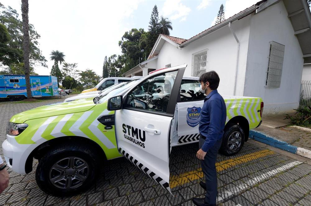 Prefeitura de Guarulhos entrega novos veículos para fiscalização de trânsito