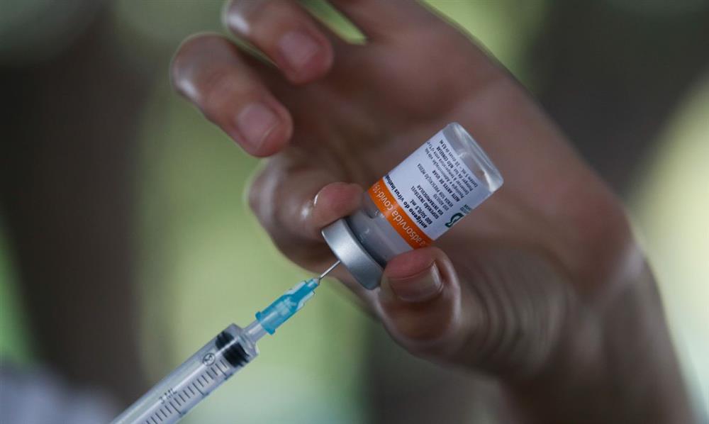 Itália só dará uma dose de vacina a alguns pacientes