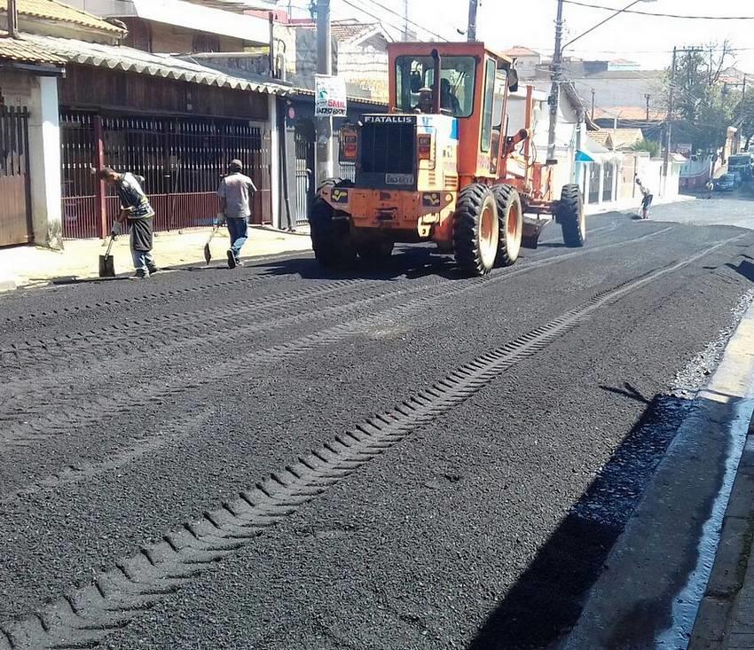 Proguaru inicia recapeamento da rua Arminda de Lima, na Vila Progresso