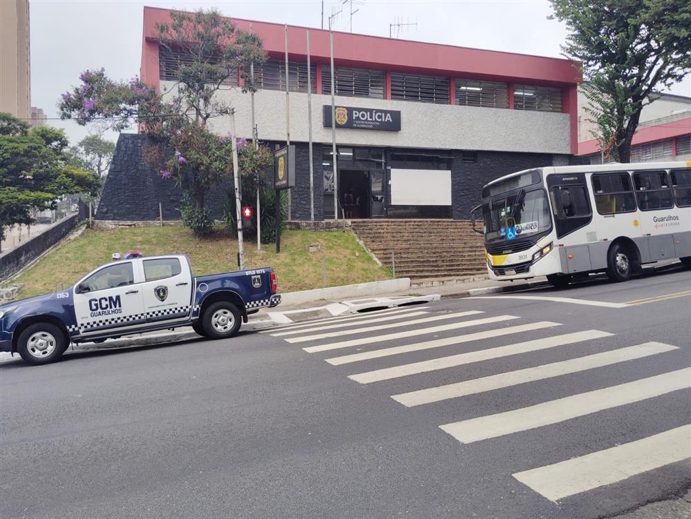 GCM prende homem por importunação sexual em ônibus no bairro Porto da Igreja