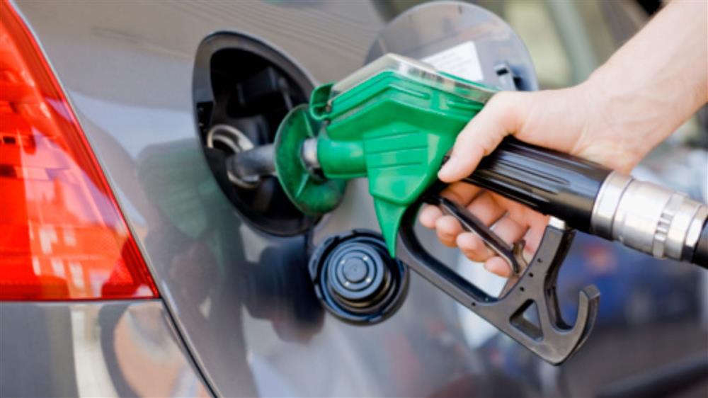 Preço médio da gasolina sobe e atinge recorde de R$ 3,85 para o consumidor