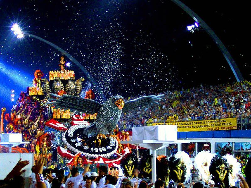 Gaviões da Fiel credencia artistas para desfile da escola no Carnaval de 2018