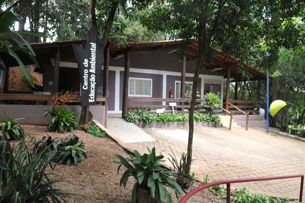 Oficina e caminhada ambientais marcam fim de semana no Bosque Maia