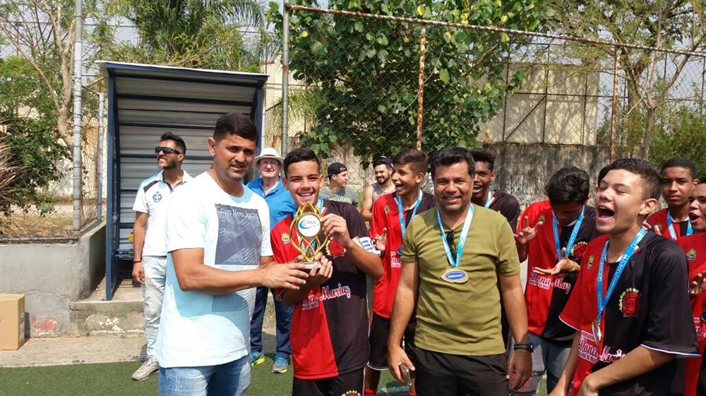Escola Alberto Bacan conquista título no futebol da Olimpíada Colegial