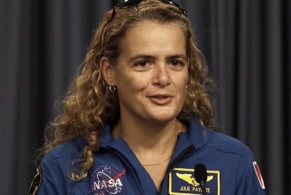 Ex-astronauta Julie Payette assume como nova chefe de Estado do Canadá