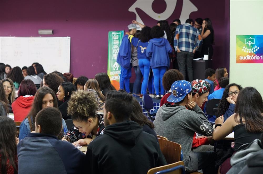 Casa do Jovem reúne mais de 200 líderes de grêmios estudantis
