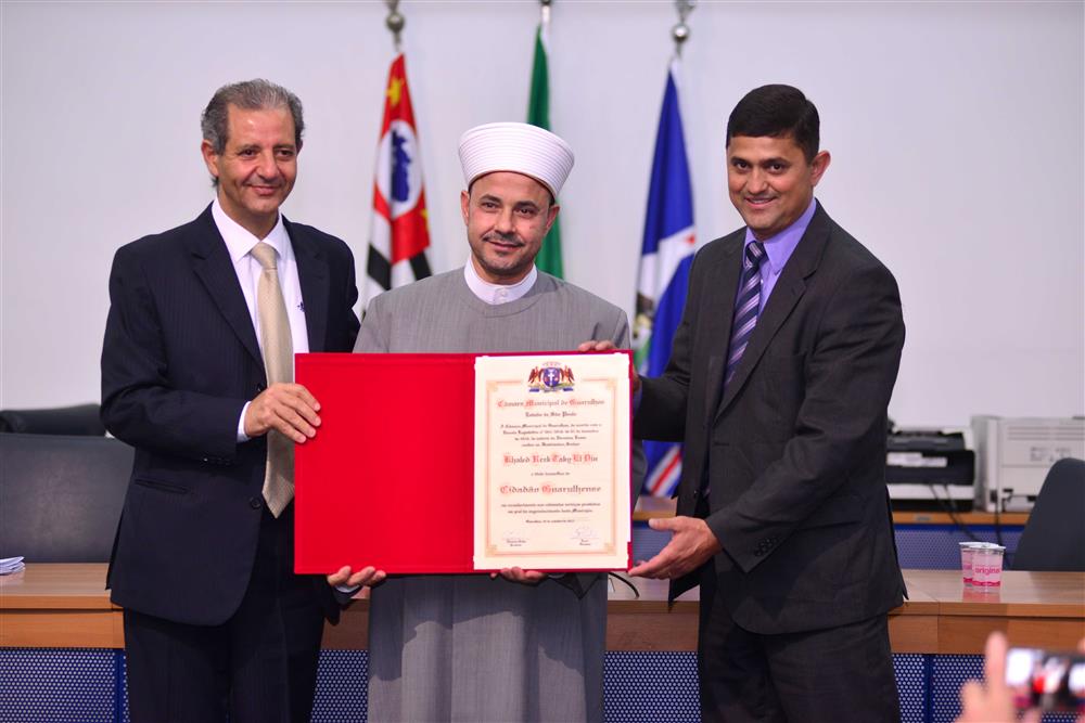 Sheikh de mesquita islâmica recebe título de cidadão guarulhense