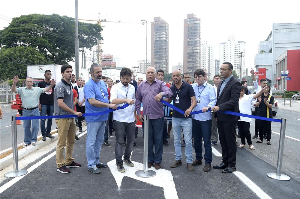 Prefeitura entrega novo retorno na Avenida Paulo Faccini