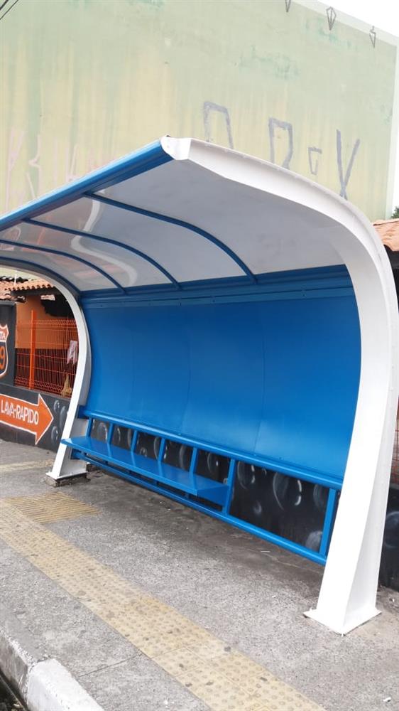 Prefeitura revitaliza abrigos de ônibus da Otávio Braga de Mesquita