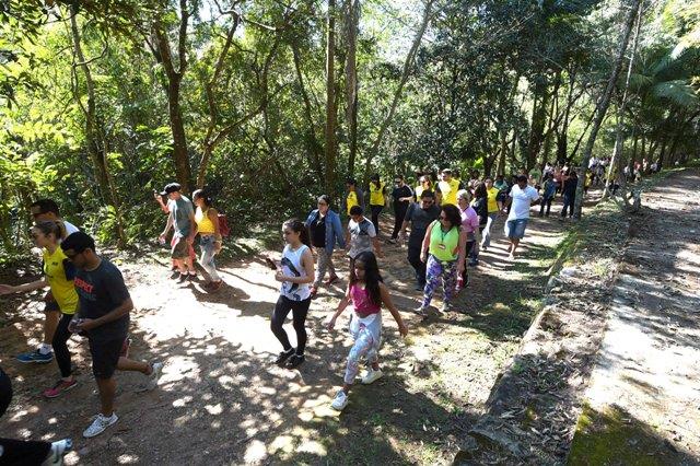Trilha no Parque da Cantareira mobiliza 240 pessoas