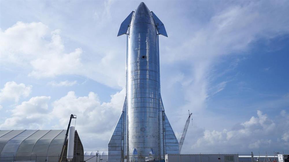 Elon Musk diz aos funcionários da SpaceX que seu foguete Starship é a principal prioridade agora